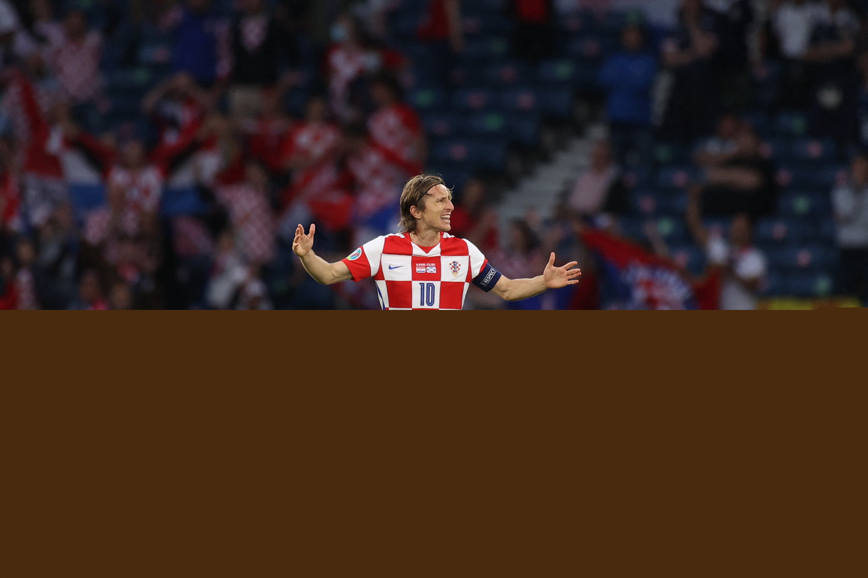 目睹15岁男孩山顶解说后，秘鲁甲转播商报销路费邀其出席联赛