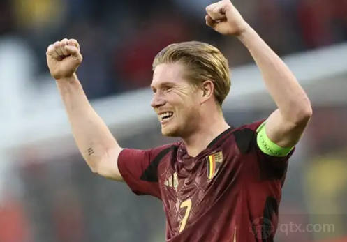 111年耻辱！曼联足总杯一轮游，18岁新星染红，未来只剩一地鸡毛？