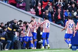 保安大爷中场硬核加入拉拉队，全场尖叫炸了！